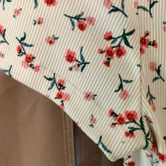 NO Boundaries Crew Ribbed Y2K Ditsy Floral Short Sleeve Top Sz M Juniors Cream - Picture 7 of 13